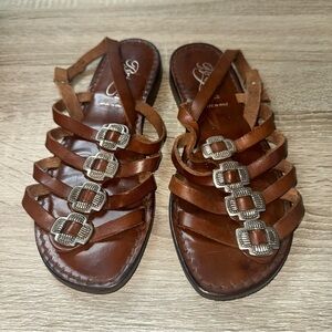 Brighton Legacy flat sandals in  leather w/vintage silver embellishments Size 8